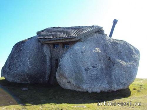 Дом в камне. Гюэмараес, Португалия.