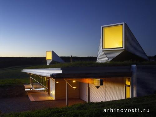 Дом в долине от Ian MacDonald Architect. Каледон, Канада.