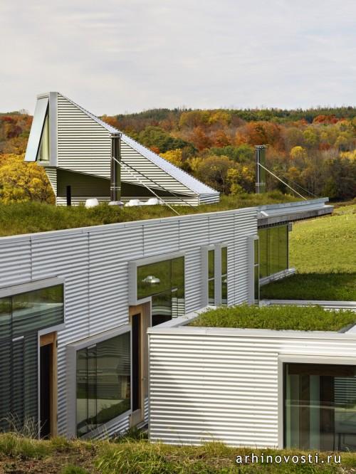 Дом в долине от Ian MacDonald Architect. Каледон, Канада.