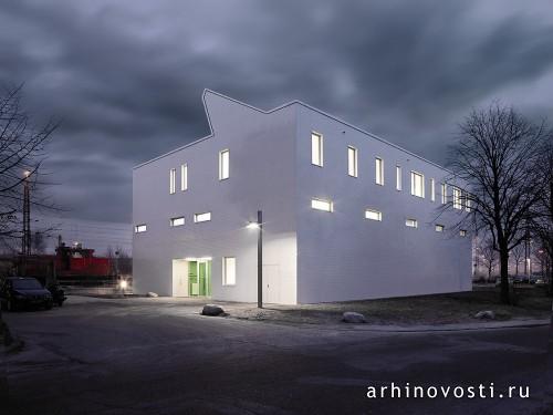 Экологичное здание для железнодорожников от blauraum. Гамбург, Германия.