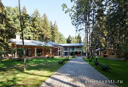Индивидуальный жилой дом “Woodlark house” от Архитектурного бюро Романа Леонидова.