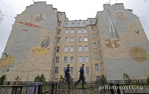 В Питере начали появляться дома-картины