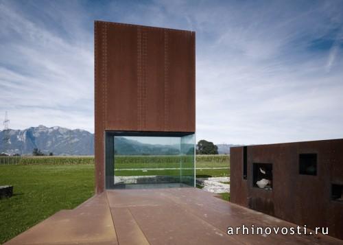 Скульптура-указатель от Marte.Marte Architects. Бредерис, Австрия.