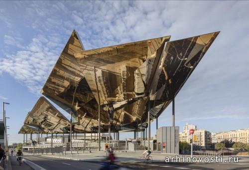 Рынок Els Encants от b720 Fermín Vázquez Arquitectos. Барселона, Испания.