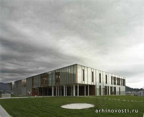 Медицинский центр от Irisarri Piñera Arquitectos. Мурос, Испания.