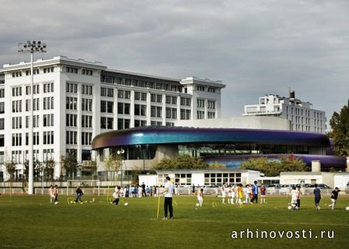 На офис в пригороде Парижа напали драконы 