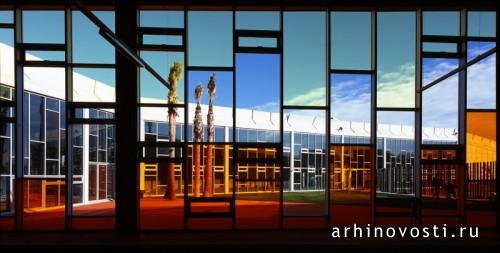 Библиотека и парк от Martín Lejarraga. Торре-Пачеко, Испания.