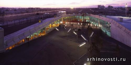 Библиотека и парк от Martín Lejarraga. Торре-Пачеко, Испания.