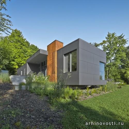 Жилой дом T House от Natalie Dionne Architecture. Сютон, Канада.
