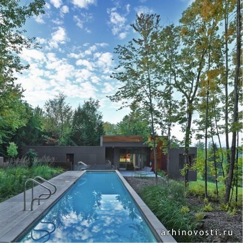 Жилой дом T House от Natalie Dionne Architecture. Сютон, Канада.