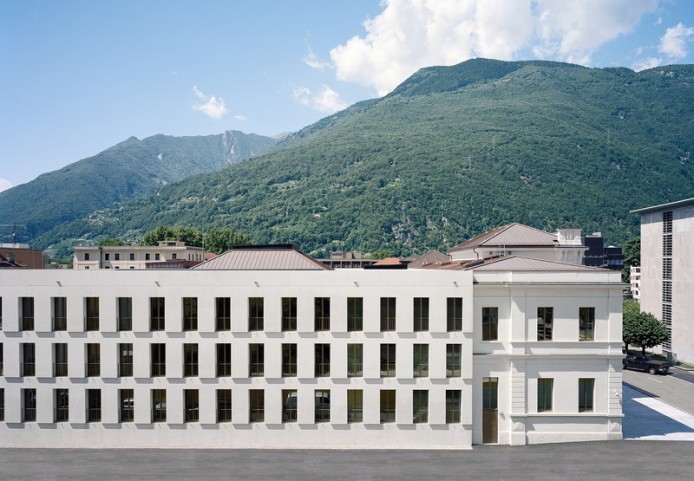 Федеральный криминальный суд от urisch + Nolli Architetti и Bearth & Deplazes Architekten в Беллинцоне, Швейцария