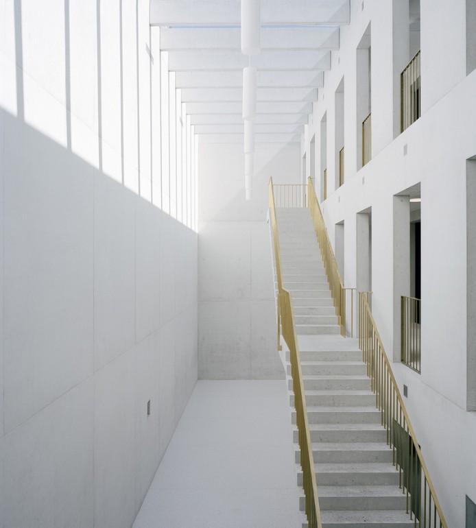 Федеральный криминальный суд от urisch + Nolli Architetti и Bearth & Deplazes Architekten в Беллинцоне, Швейцария
