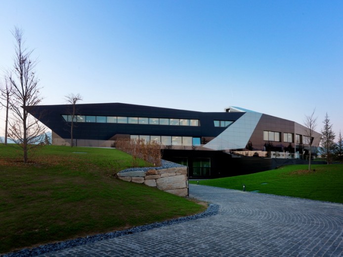 Офис от Damilano Studio Architects в Кунео, Италия.