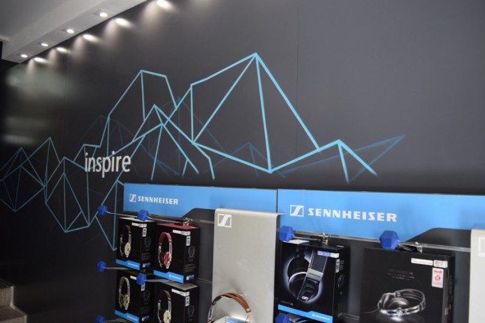 Фирменный showroom Sennheiser в Москве