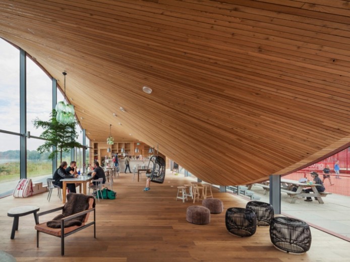 Теннисный клуб от MVRDV, Амстердам, Нидерланды.