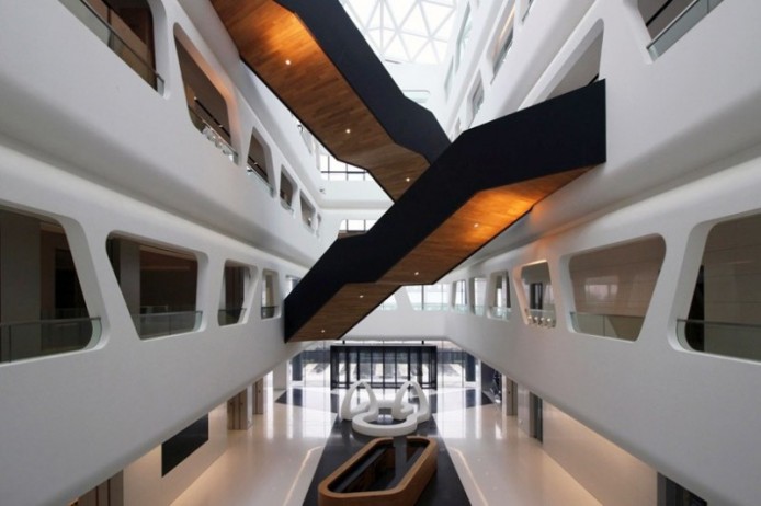 «Сотовый» фасад от Interdesign и Hugo Kohno