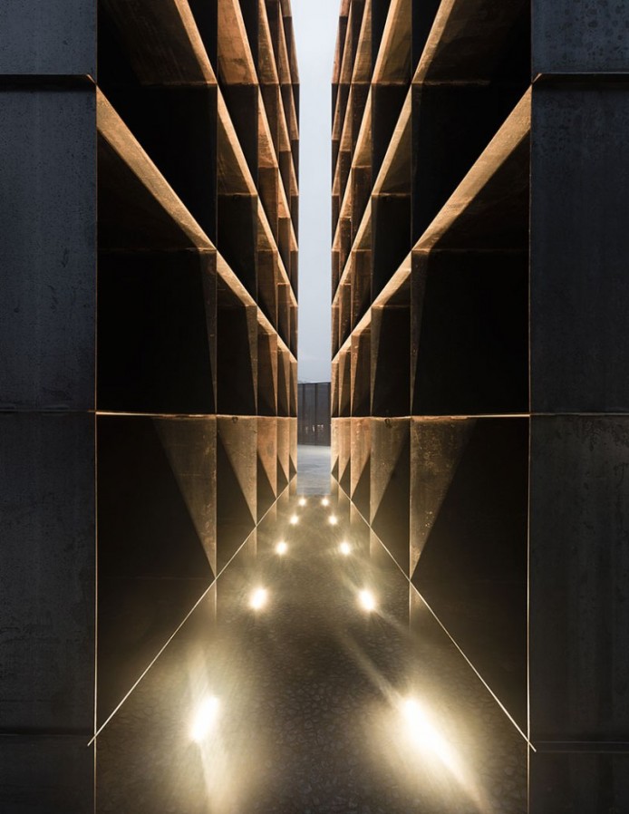 Shoah Memorial от SET architects, Болонья, Италия.