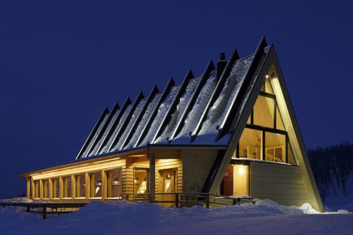 А-ресторан в горах от Murman Arkitekter