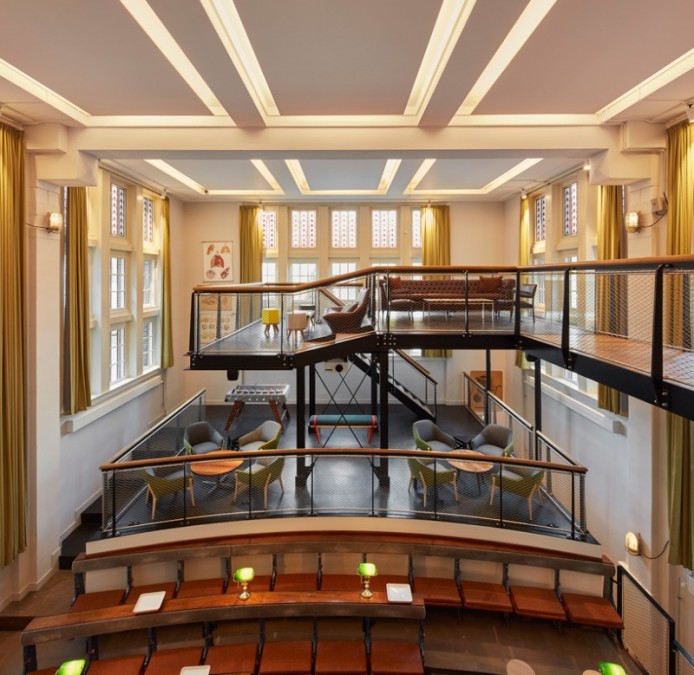 Веселенький хостел в бывшем музее от DesignAgency