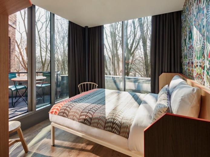 Веселенький хостел в бывшем музее от DesignAgency