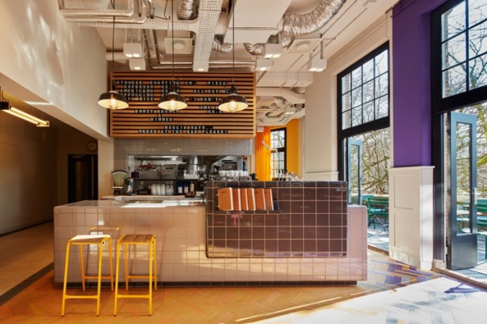 Веселенький хостел в бывшем музее от DesignAgency