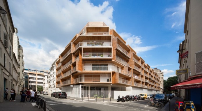 Жилой пристрой над спортзалом от AAVP architecture, Париж, Франция.